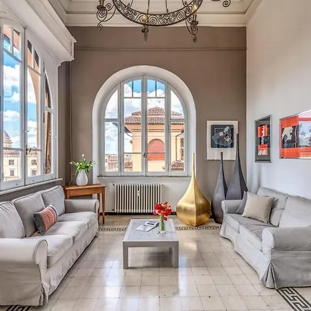 Napoleone 2 Bedroom Apartment *